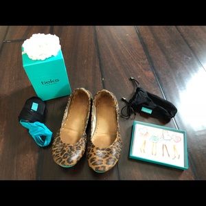 Leopard Tieks size 7